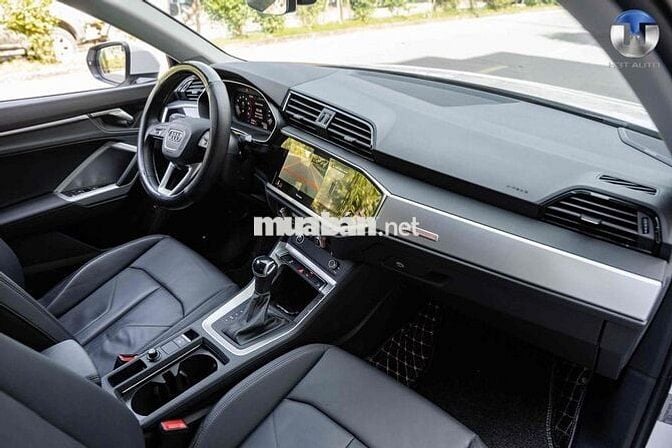 Audi Q3 Model 2025 35 TFSI - 5000 km