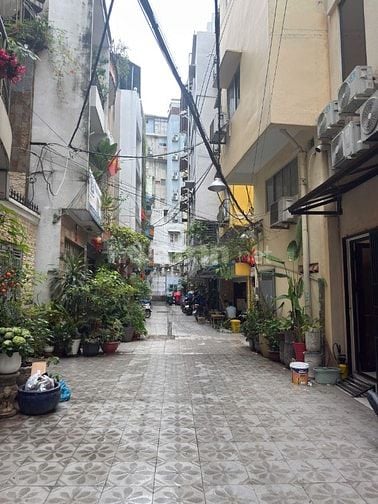 Bán nhà Trần Bình Trọng, gần trường CĐ Kinh Tế, 4m x 16m, 2 tầng, 9tỷ