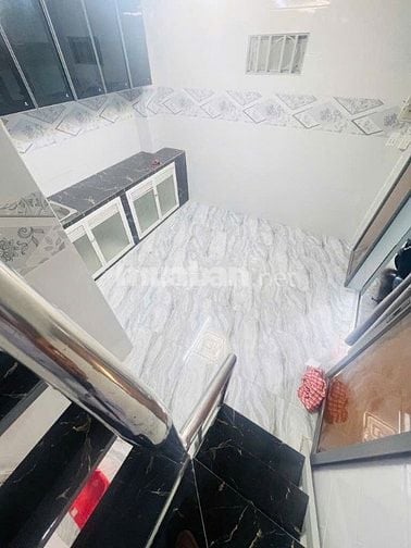 Cho thuê nhà hẻm 3m(BG) Hồ Hảo Hớn, P.Cầu Ông Lãnh, Q.1 giá 10tr