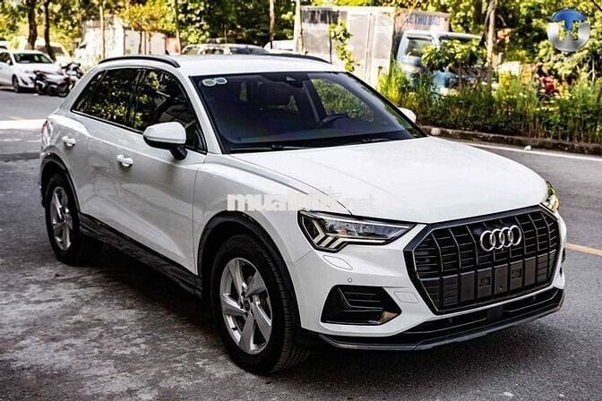 Audi Q3 Model 2025 35 TFSI - 5000 km