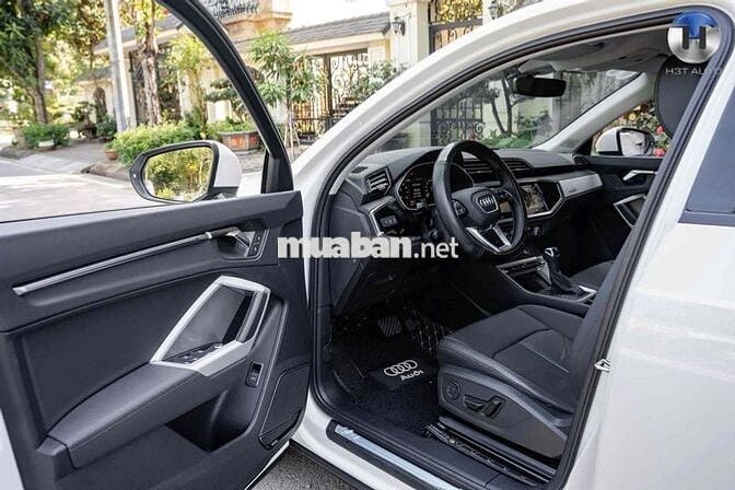 Audi Q3 Model 2025 35 TFSI - 5000 km