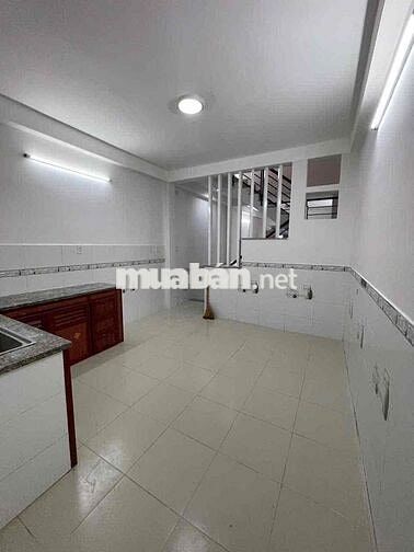 Nhà Mới Đẹp Đường Phú Thọ , DT: 4x15m, 2lầu 4PN 5WC