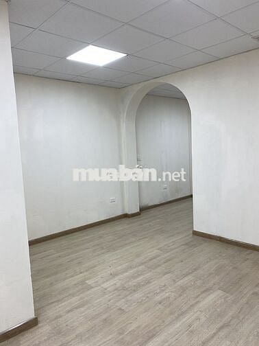 Cho thuê tầng 1 nhà ngõ 88 phố Trung Kính , Diện tích 60m2 riêng biệt