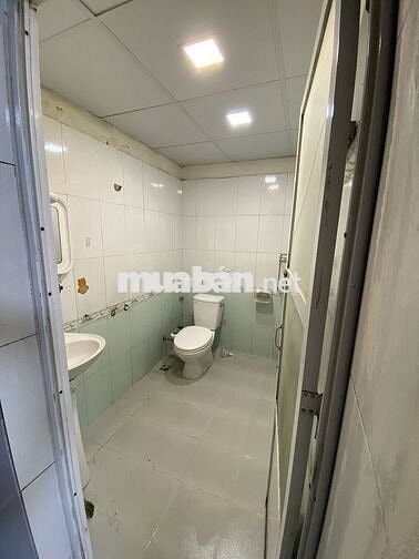 Cho thuê tầng 1 nhà ngõ 88 phố Trung Kính , Diện tích 60m2 riêng biệt