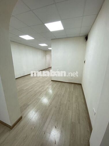 Cho thuê tầng 1 nhà ngõ 88 phố Trung Kính , Diện tích 60m2 riêng biệt