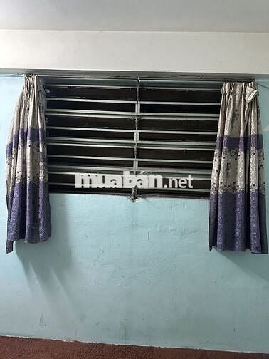 phòng lẩu một nhà đúc có cửa sổ 12m2