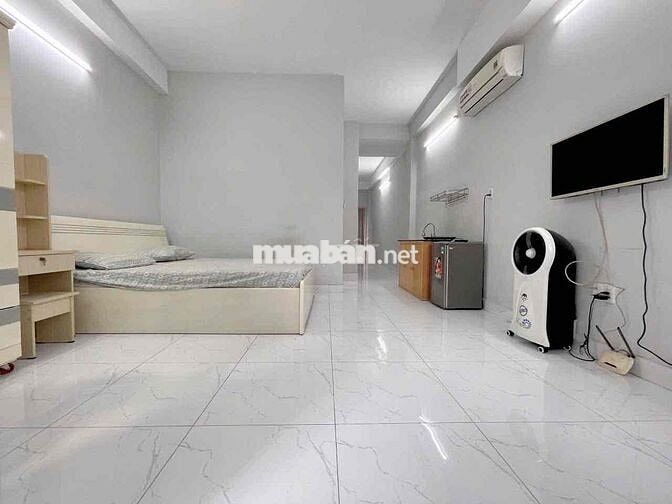 Cho Thuê Căn Hộ Studio Ban Công Cửa Sổ Thang Máy Full NT Ở CMT8 Quận 3
