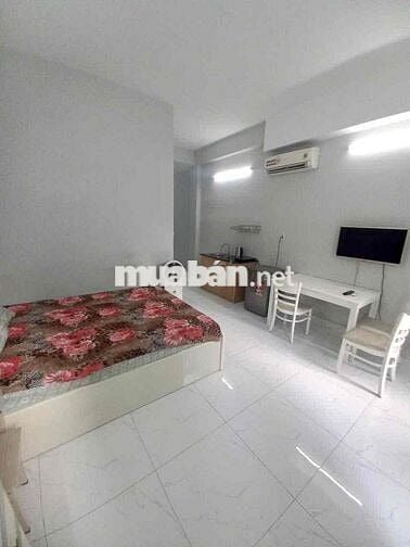 Cho Thuê Căn Hộ Studio Ban Công Cửa Sổ Thang Máy Full NT Ở CMT8 Quận 3