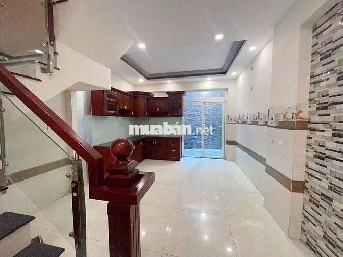 NHÀ ĐẸP HẺM XE TẢI Q11_CÁCH MT 100M_KD VÀ Ở