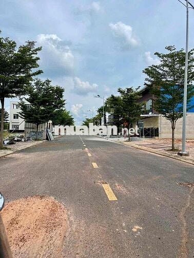 Cần bán lô đất Thới Hoà Bến Cát 1ty150 Ngay Trường ĐH Việt Đức