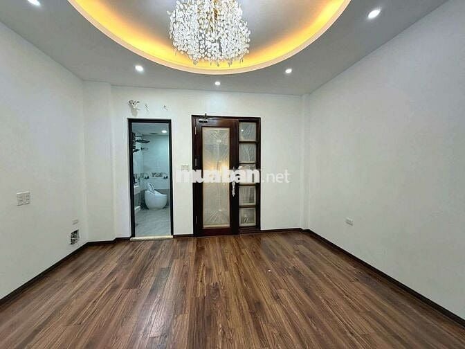 BÁN NHÀ 5 TẦNG - DT32M2 - FULL NỘI THẤT - SỔ ĐỎ CHÍNH CHỦ - Hà ĐÔNG.