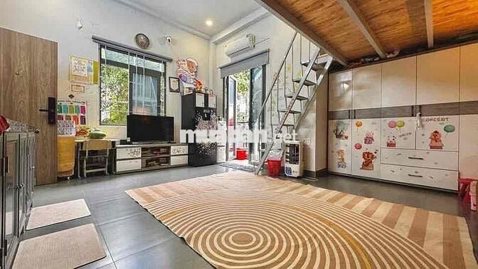 Phòng BAN CÔNG - GÁC RỘNG - FULL NỘI THẤT - FREE PHÍ XE