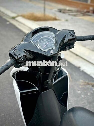 Vision 2021 Trắng đen sporty thể thao quá đẹp ❤️