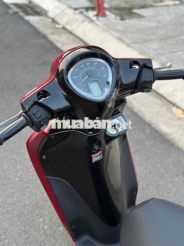 JANUS 2018 đỏ đô cực kì sang trọng 🥰