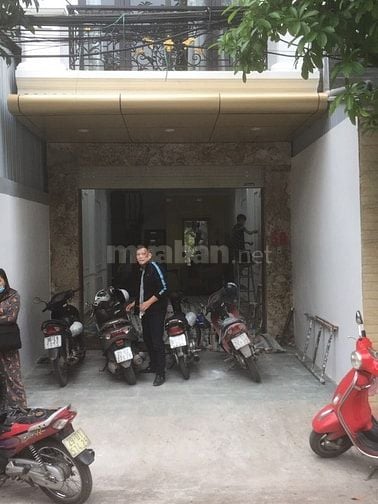 Cho thuê nhà 6 tầng,1 tum 55m2 Đặng Thùy Trâm, HN