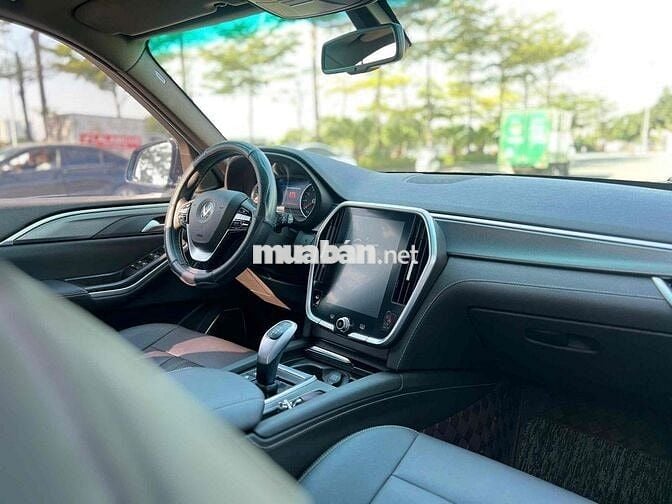 VinFast Lux SA 2021 Base Nâu