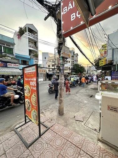 Bán gấp nhà góc 2 mặt tiền ngay chợ Bình Chánh, 5mx17m, giá 970 triệu