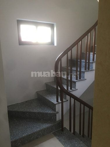 Cho thuê nhà 6 tầng,1 tum 55m2 Đặng Thùy Trâm, HN