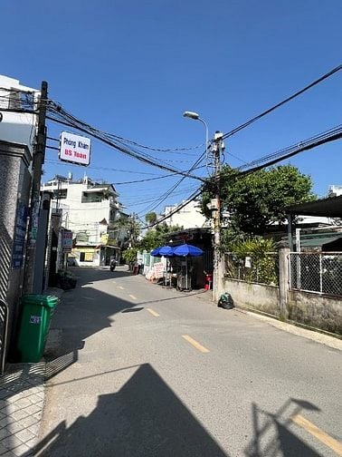 Cho thuê nhà nguyên căn 3 tầng , 5pn  , đường ô tô , 