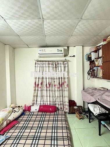 nhà hiếm sổ riêng 2 lầu đường D9