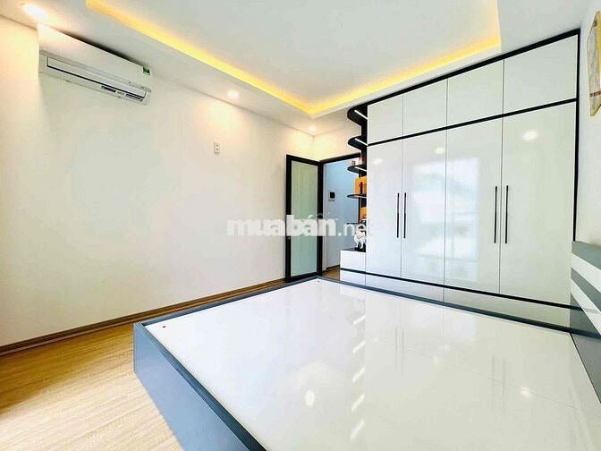 TẬP THỂ QUÂN ĐỘI - 120 HOÀNG QUỐC VIỆT - NHÀ ĐẸP - LÔ GÓC 2 THOÁNG