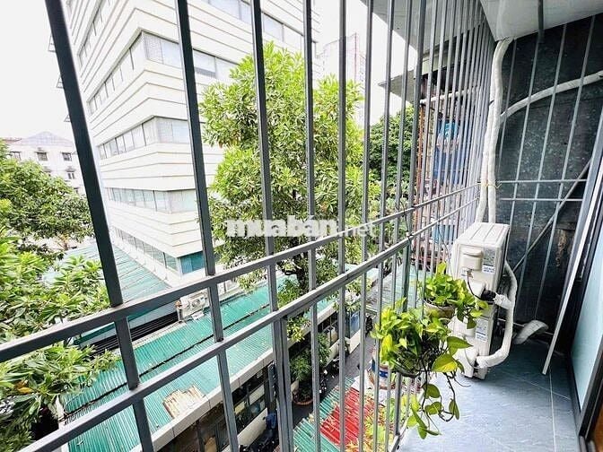 TẬP THỂ QUÂN ĐỘI - 120 HOÀNG QUỐC VIỆT - NHÀ ĐẸP - LÔ GÓC 2 THOÁNG