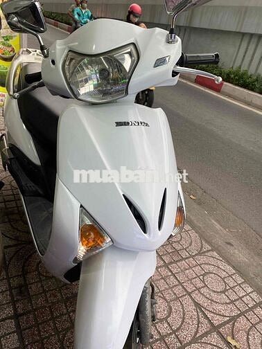Honda Lead Fi Trắng