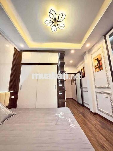 NGHĨA TÂN- OTO ĐỖ CỬA VÀO NHÀ- SÁT MẶT PHỐ- 3 NGỦ FULL NỘI THẤT- SĐCC