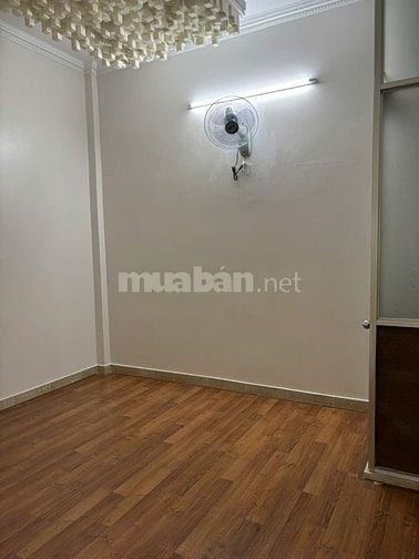 Chính chủ cho thuê nhà nguyên căn, 1 trệt, 1 lầu, 2 pn có máy lạnh.