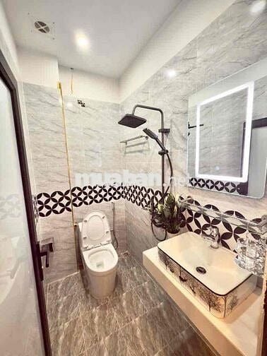 NGHĨA TÂN- OTO ĐỖ CỬA VÀO NHÀ- SÁT MẶT PHỐ- 3 NGỦ FULL NỘI THẤT- SĐCC