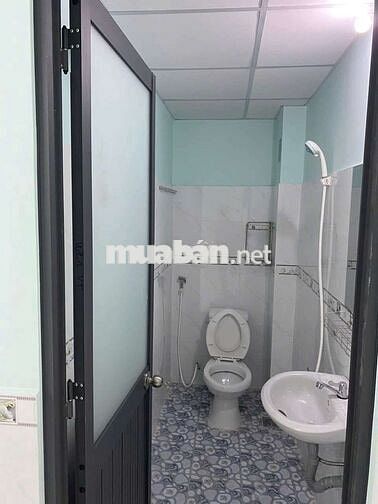 Cho thuê nhà đg.cmt8.p5.tân bình