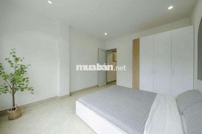 1N1K Mặt Phố Hoàng Văn Thái – 45m², máy giặt riêng, ô tô đỗ cửa