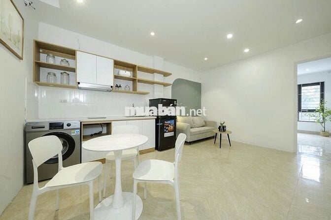 1N1K Mặt Phố Hoàng Văn Thái – 45m², máy giặt riêng, ô tô đỗ cửa