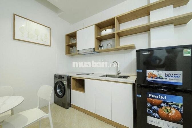1N1K Mặt Phố Hoàng Văn Thái – 45m², máy giặt riêng, ô tô đỗ cửa