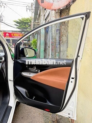 Toyota Innova 2019 2.0G - 68000 Km