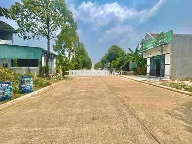 Bán đất trả nợ mặt tiền đường DK10 gần KCN Mỹ Phước 3 , Sổ Hồng Riêng