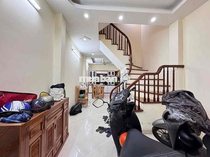 Bán Nhà Pháo Đài Láng, Huỳnh Thúc Kháng S41m 5t giá 10.1 tỷ