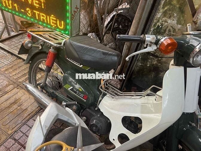 Honda Cub 86 màu Xanh rêu