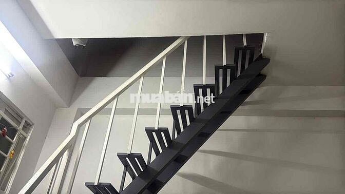 Cho thuê nhà nguyên căn 1 trệt 1 lầu ngay trung tâm quận 7