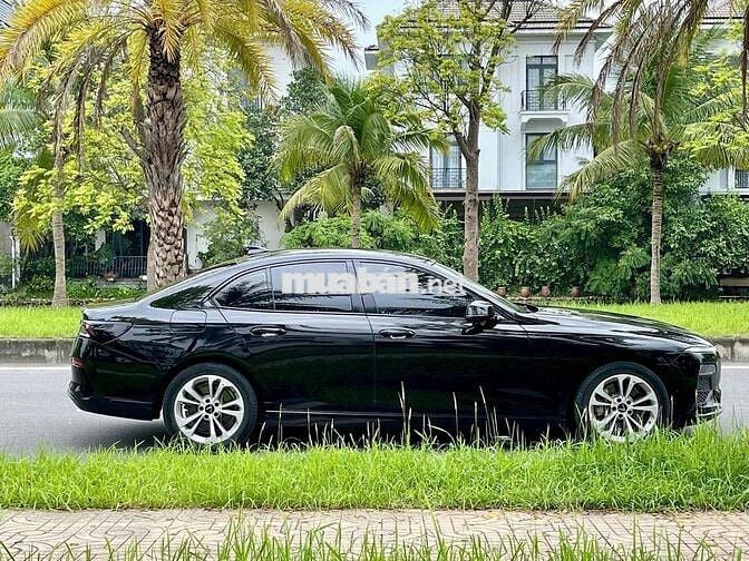 Vinfast Lux A2.0 2022 Base 30000 km Đen