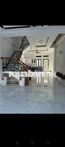 Bán nhà phú hòa. 1 trệt 2 lầu 4 phòng ngủ, 3 vệ sinh. Giá cần bán