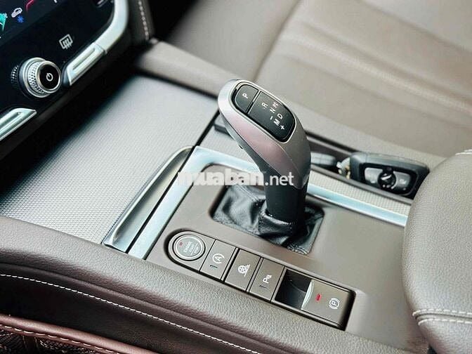 Vinfast Lux A2.0 2022 Base 30000 km Đen