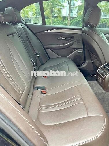 Vinfast Lux A2.0 2022 Base 30000 km Đen