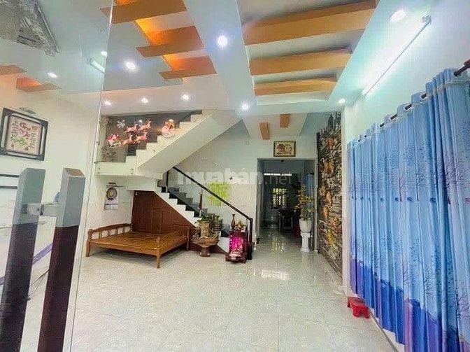 Thanh lý nhà hẻm 1/ đường trước nhà 3m gần chợ Bình Chánh. Giá 1tỷ2.