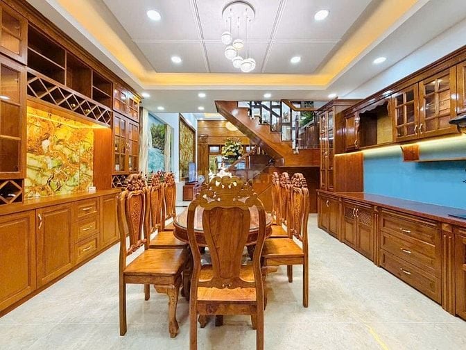 Nhà 5 tầng 5X21m HXH thông gần Emart tặng lại hết nội thất mới, 12.9T