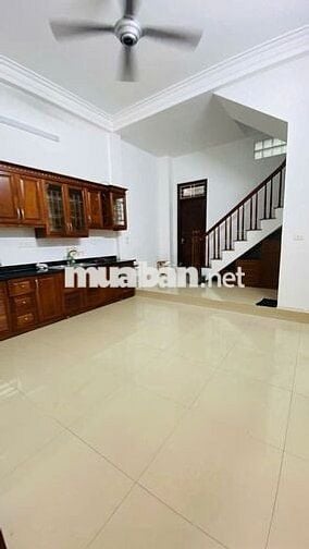 Chính chủ bán nhà 35m2 x 5 tầng ngõ 6 phố Vĩnh Phúc, Ba Đình