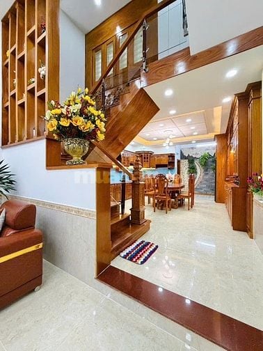 Nhà 5 tầng 5X21m HXH thông gần Emart tặng lại hết nội thất mới, 12.9T