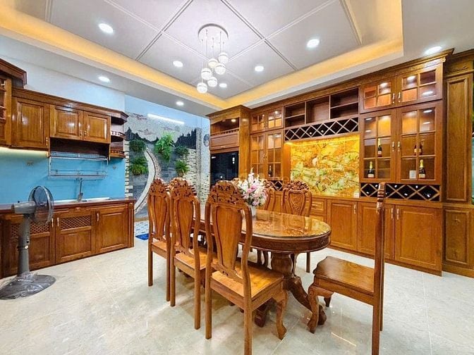 Nhà 5 tầng 5X21m HXH thông gần Emart tặng lại hết nội thất mới, 12.9T