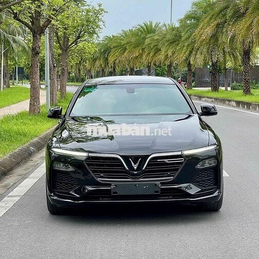 Vinfast Lux A2.0 2022 Base 30000 km Đen