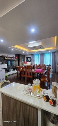 Bán nhà Nguyễn Chí Thanh 75m2, ô tô vào nhà, gần phố, nhà đẹp ở luôn